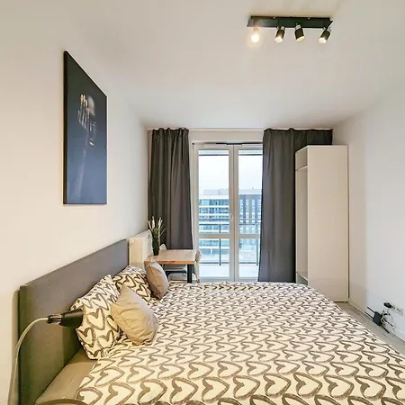 Moon Ap 144 Apartman Varsó